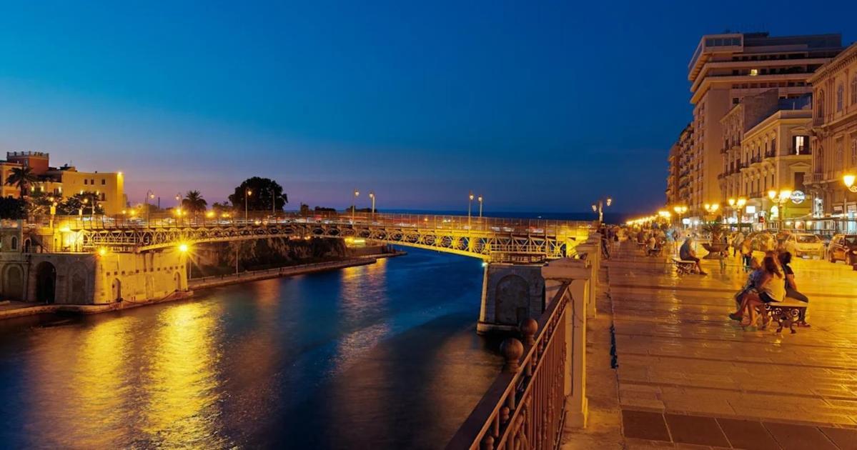 La Grande Bellezza Bed & Breakfast Taranto Bagian luar foto